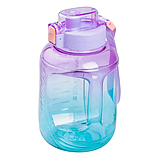 Пляшка для води спортивна 1.6 л пластикова з трубочкою з ремінцем 22 см Фіолетова, фото 2