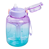 Пляшка для води спортивна 1.6 л пластикова з трубочкою з ремінцем 22 см Фіолетова, фото 3