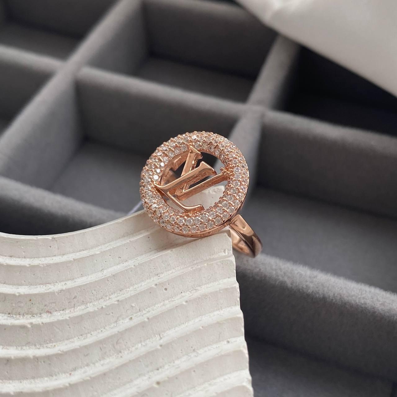 Срібна каблучка з фіанітами в позолоті LV "Софія", фото 1