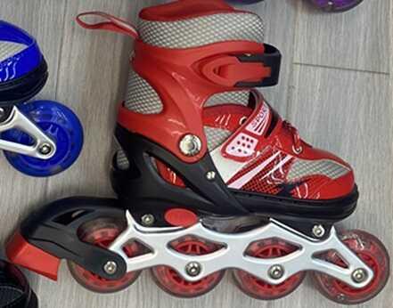 Ролики 73426-S /розмір 29-33/ колір – ЧЕРВОНИЙ колеса PVC, устілка 17-20 см, ПЕРЕДНЄ КОЛЕСО СВІТЛО, d – 6.5 см