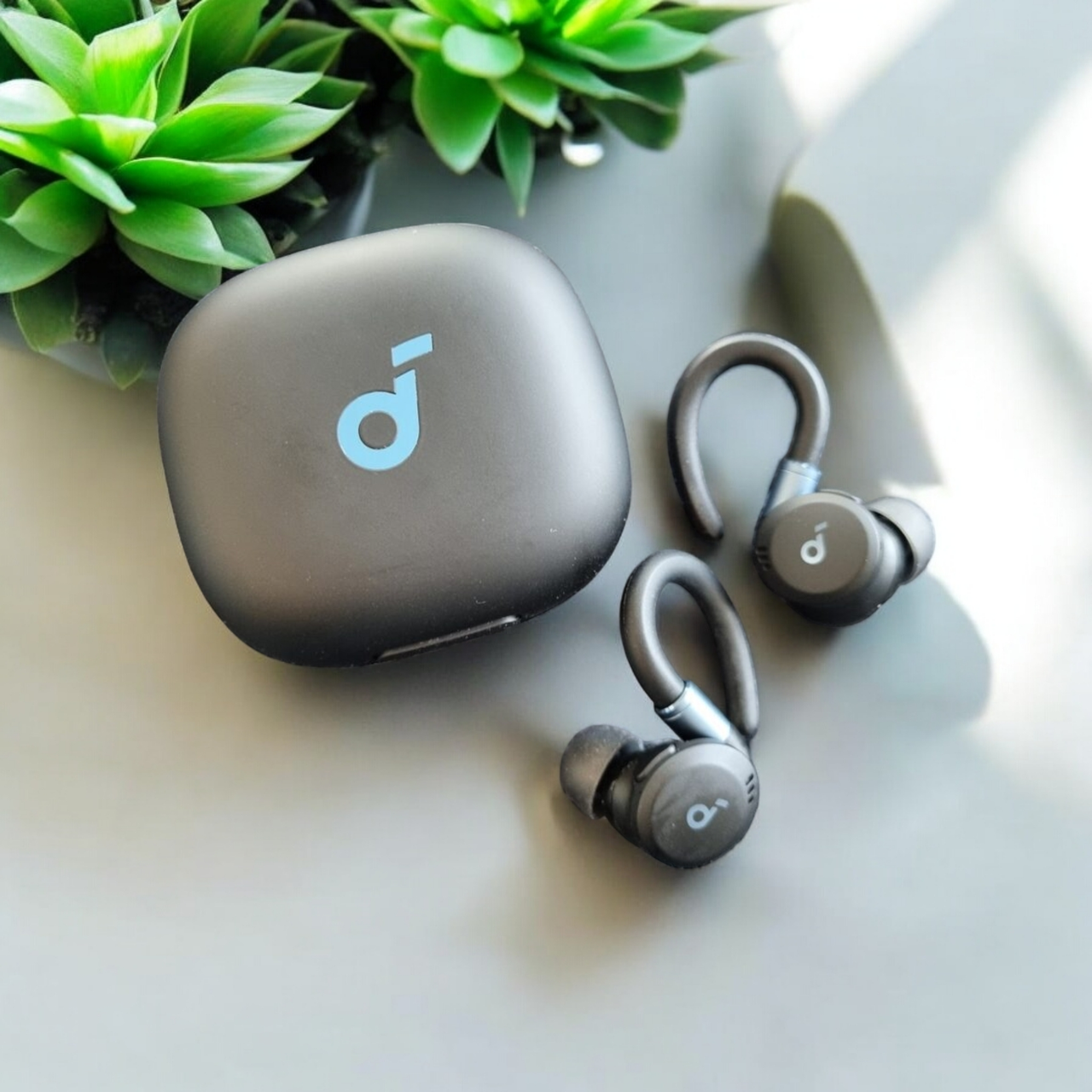 Anker SoundCore Sport X20: навушники з активним шумозаглушенням і технологією Clear Calls (6 мікрофонів)