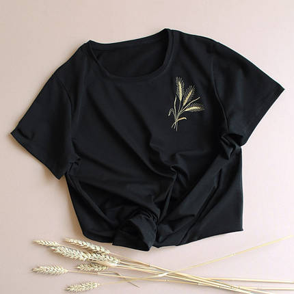 Жіноча футболка з вишивкою колосків чорна біла синя та інші кольори патріотична машинна розміри 42–60, фото 1