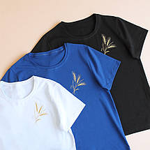 Жіноча футболка з вишивкою колосків чорна біла синя та інші кольори патріотична машинна розміри 42–60, фото 2