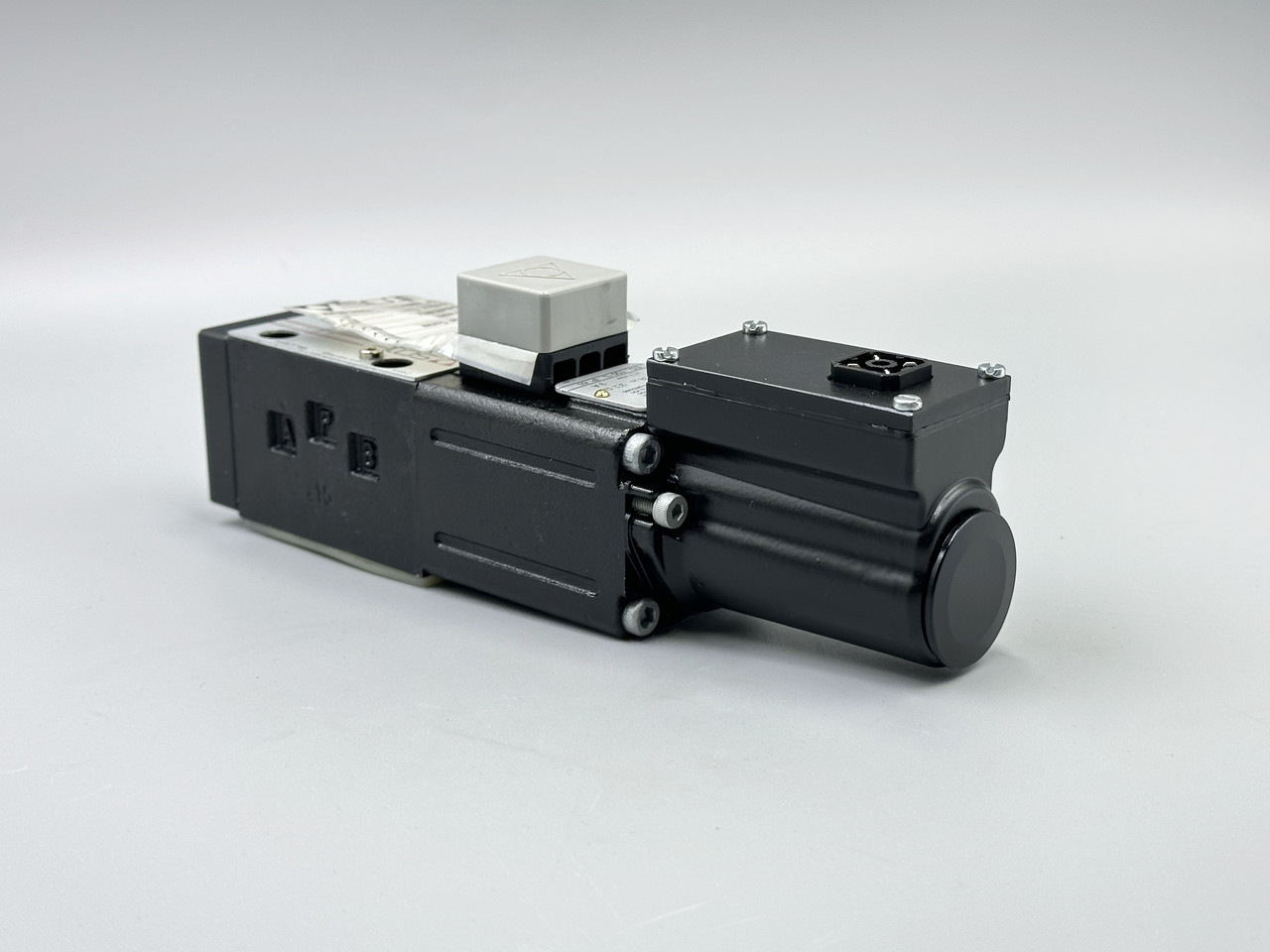 Гідророзподілювач DLHZO-T-040-V73 пропорційний, ДУ-6, Qmax 70 л/хв, Pmax 210 Бар, Atos