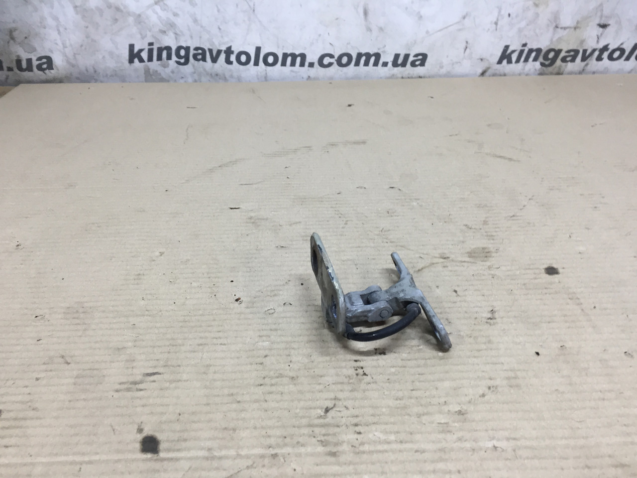 Петля верхньої кришки багажника права BMW X5 E53 41627006122, фото 1