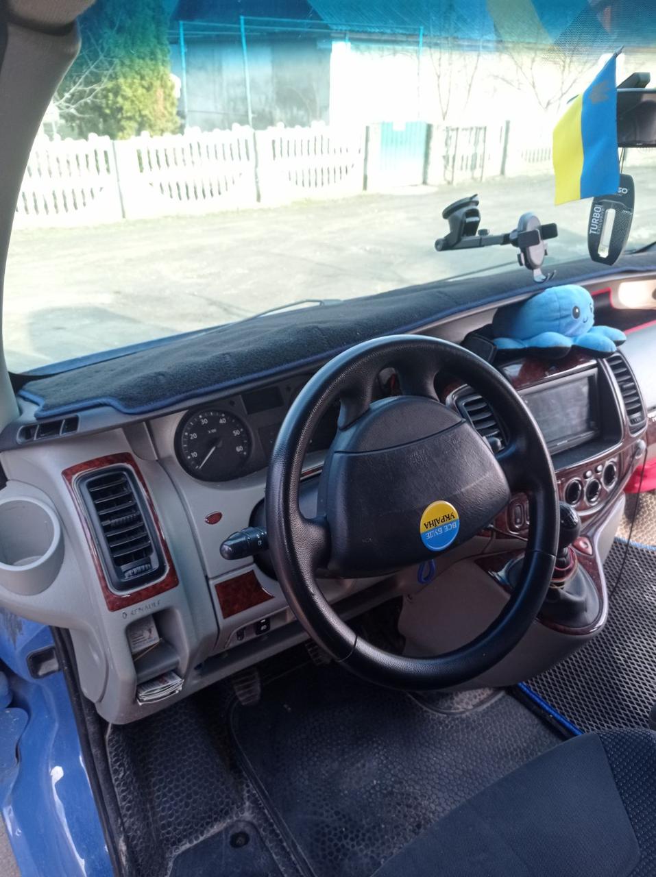 Накидка на панель приладів RENAULT Trafic до рестайлінг з 2001-2009 р.