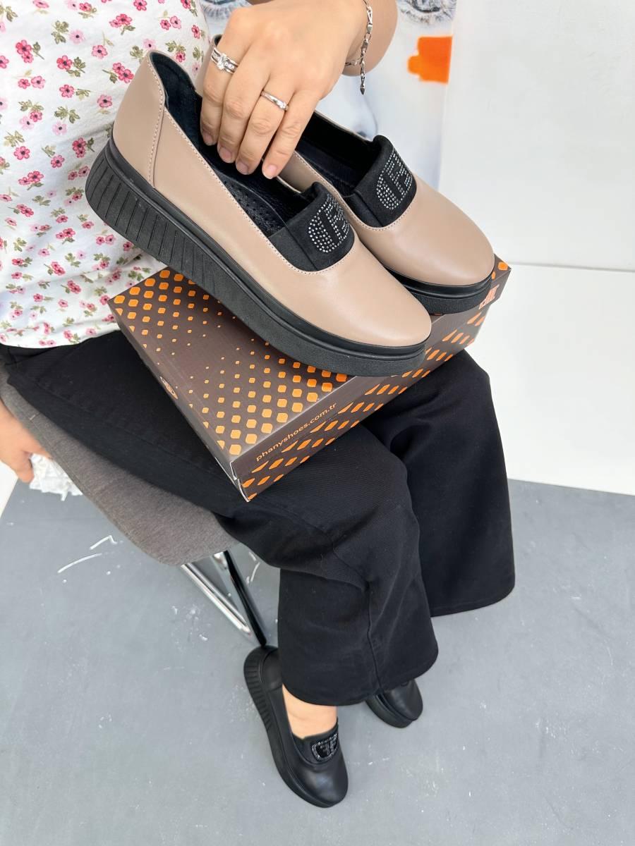 Туфлі жіночі GUERO P108-452-101 BATTAL бежеві на танкетці 40, фото 1