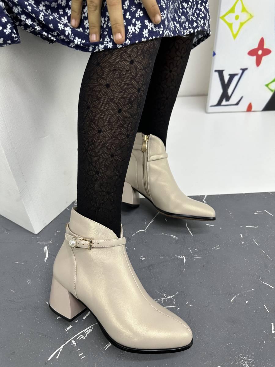Жіночі шкіряні ботильйони LadyMarcia S870-22-Y787B(M) APRICOT 33