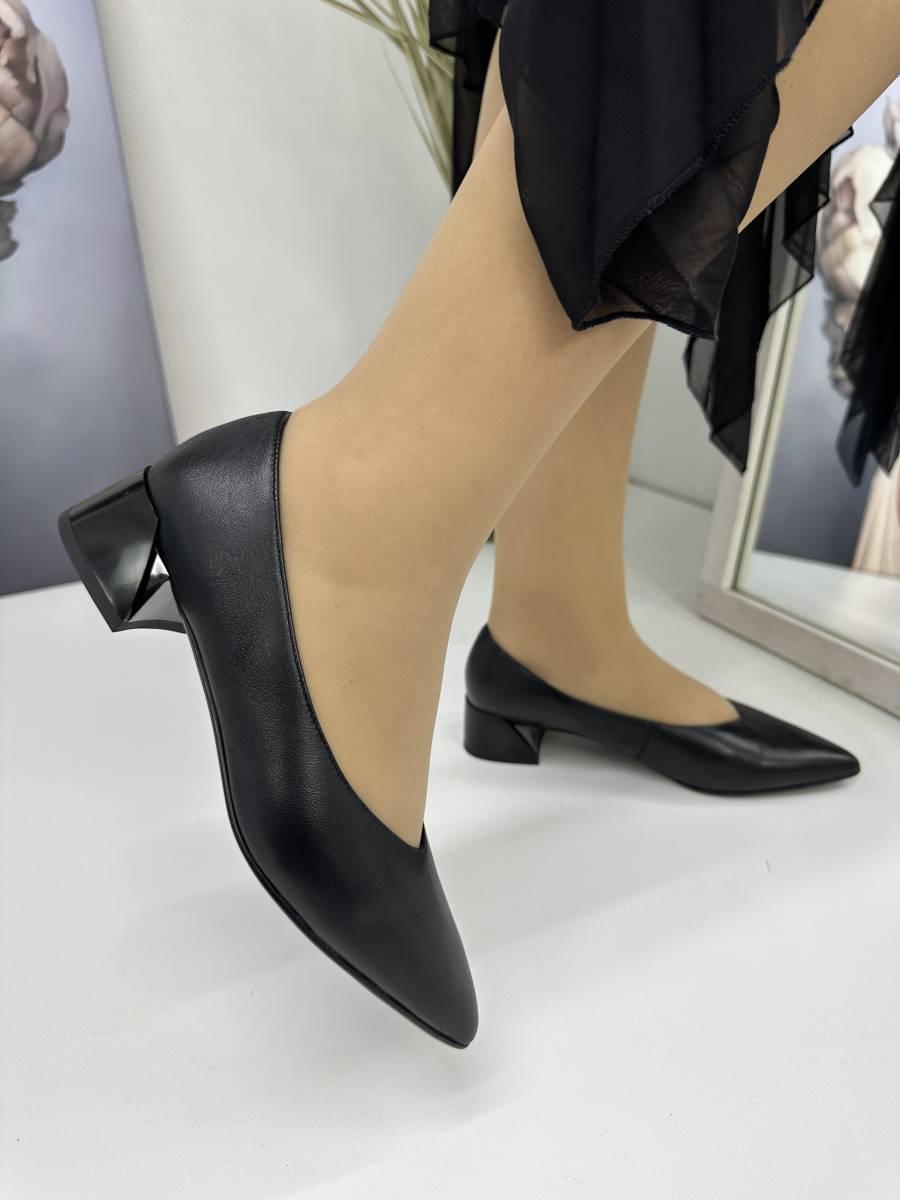 Туфлі жіночі Lady Marcia S685-70-Y021A-9 Чорні на каблуке 37