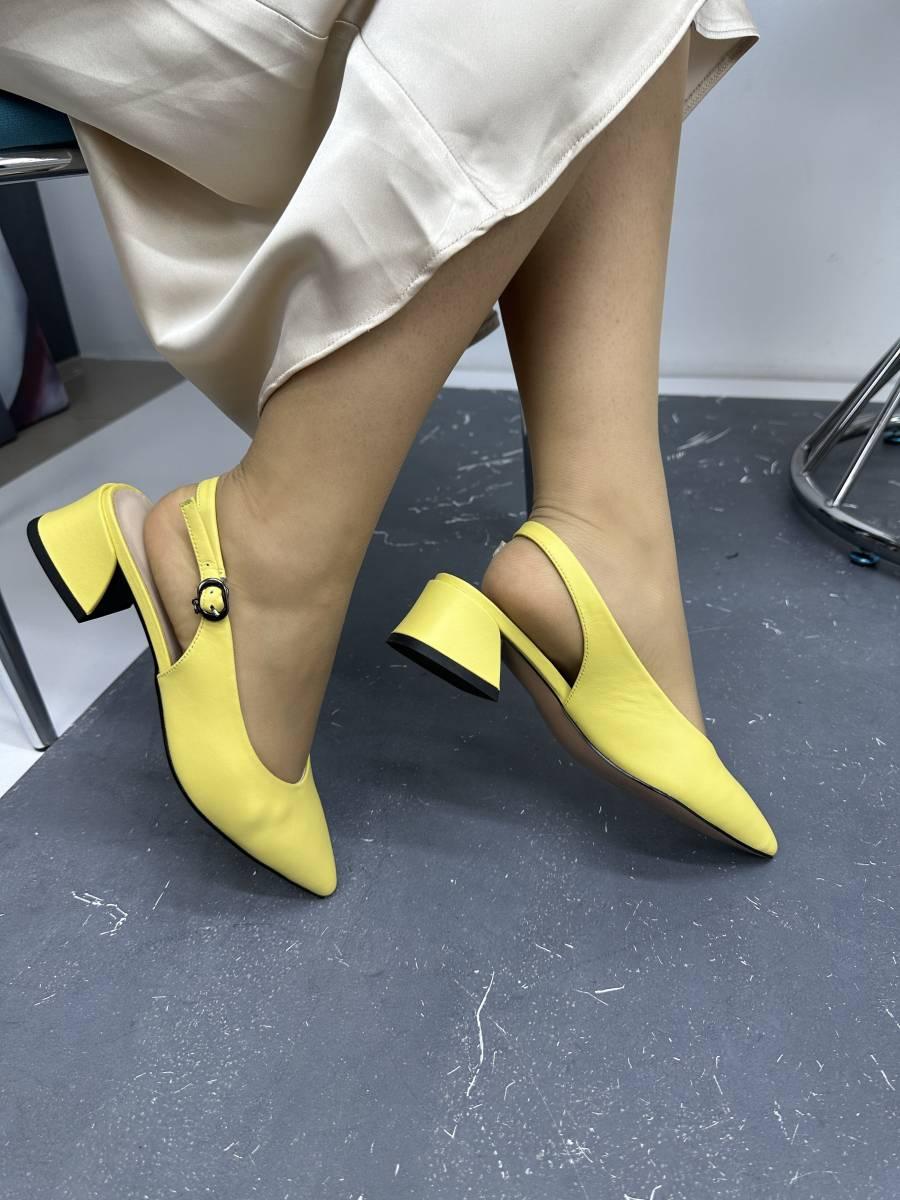 Босоніжки жіночі MyClassic DX35-Y35 Yellow жовті 37