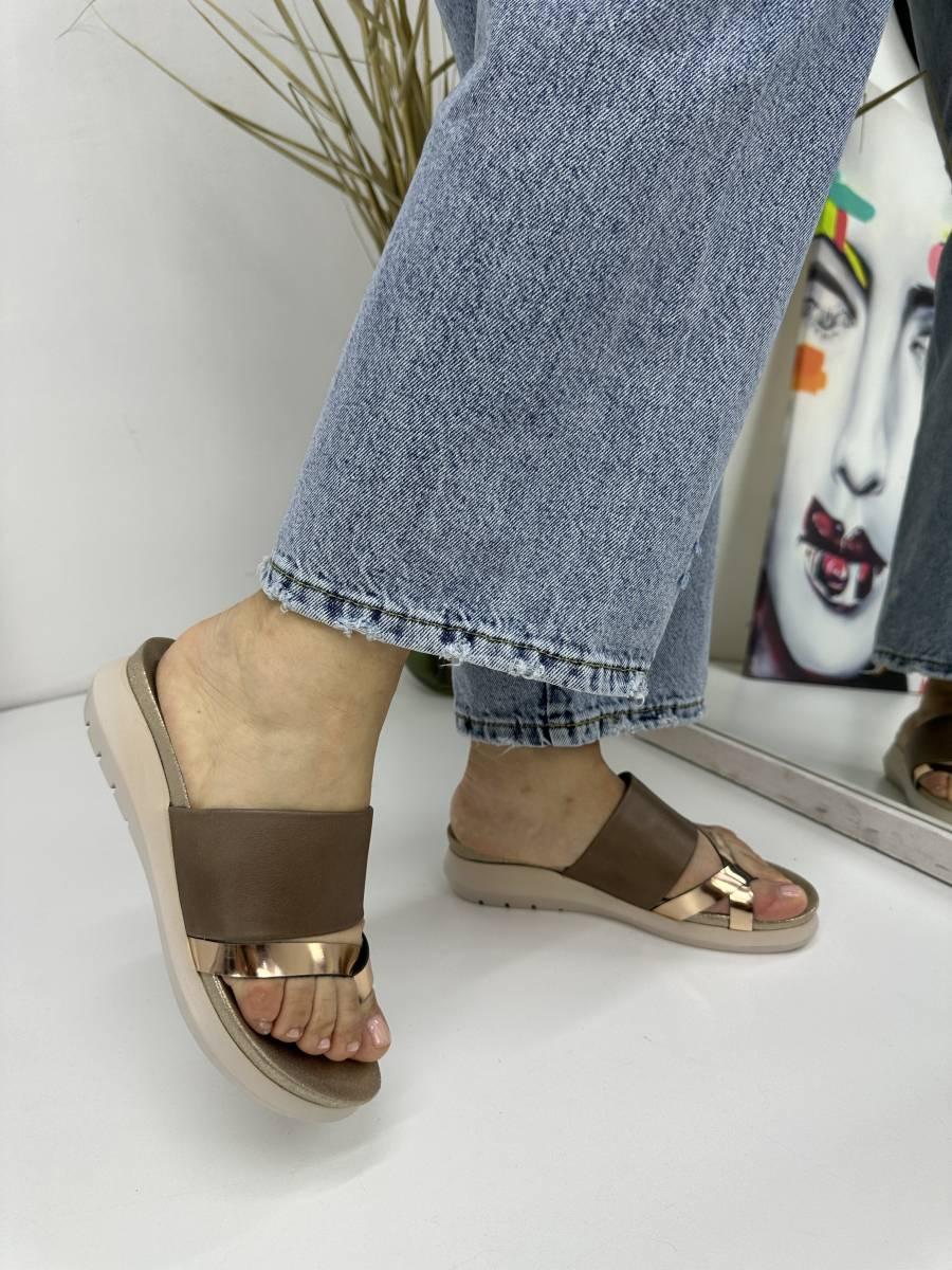 Шлепанці жіночі 4Shoes 08843-Mink-Gold шкіряні через палець