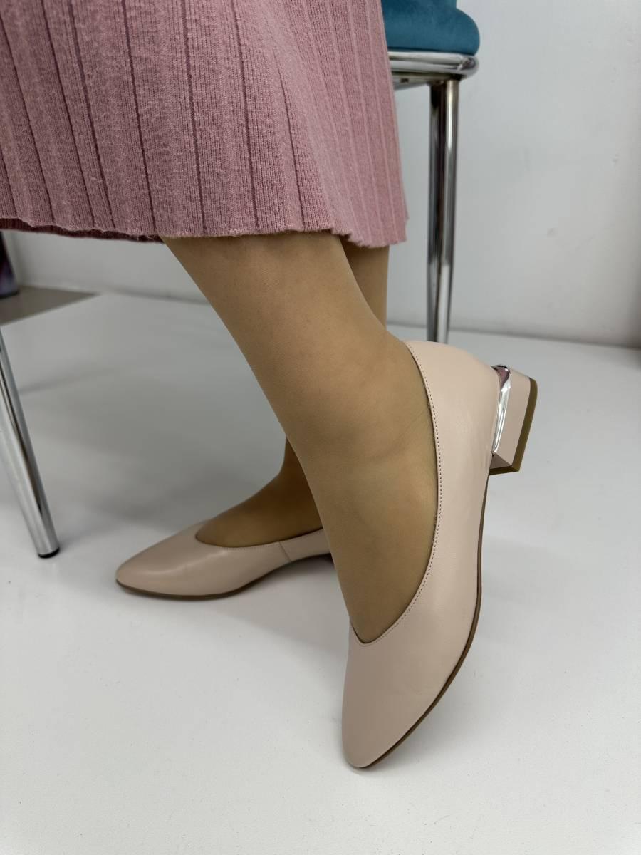 Туфлі жіночі Lady Marcia S642-90-Y356AK Білі на низькому каблуке 37