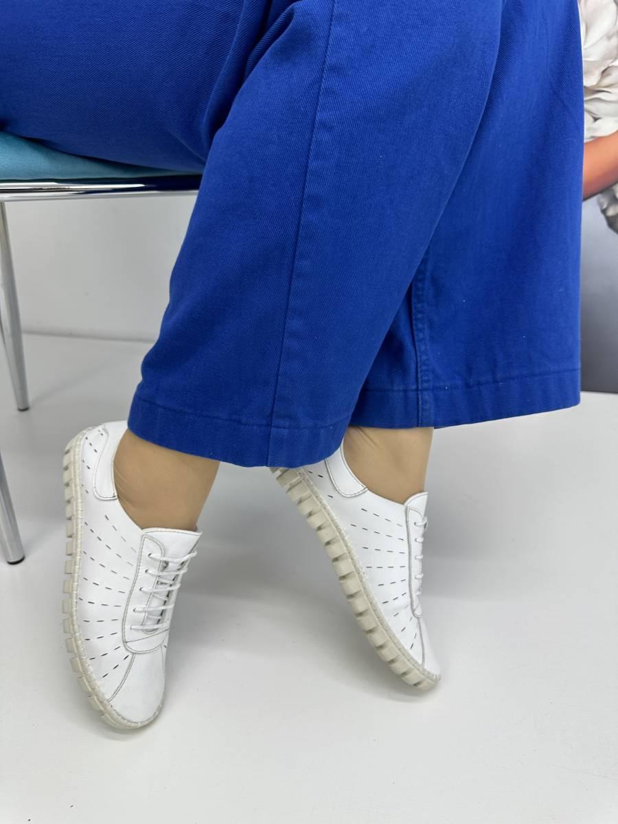Мокасини жіночі Aras Shoes 6020-beyaz Червона шкіра на низькому ходу 37