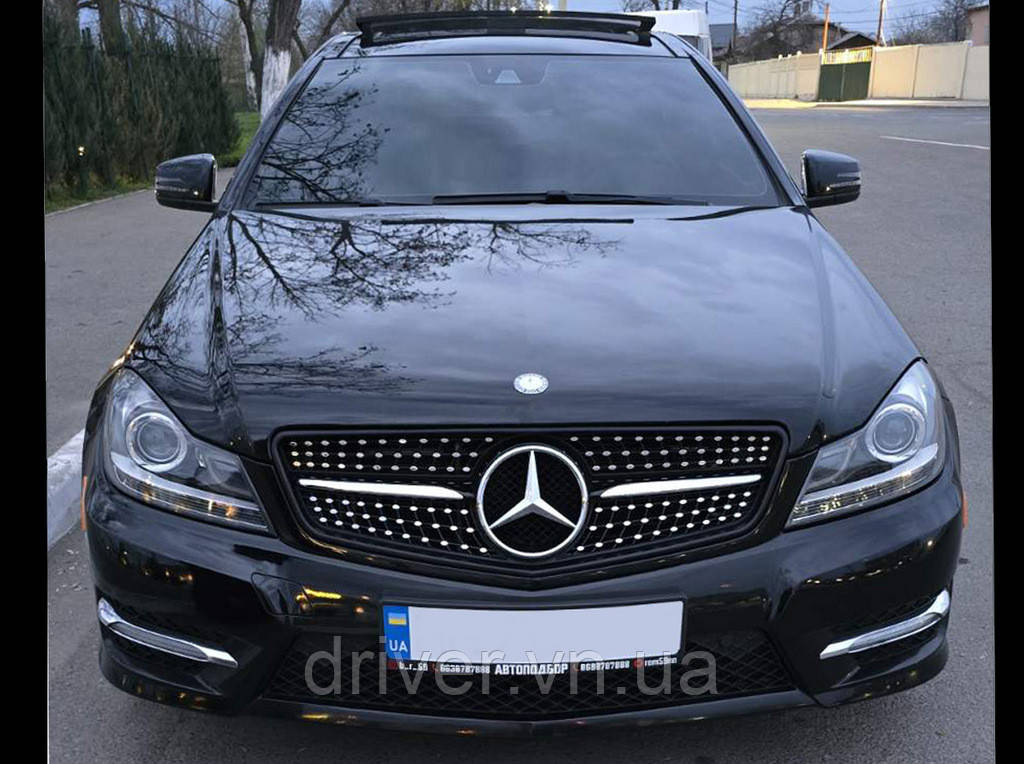 Передняя решетка Diamond Black для Mercedes C-class W204 2007-2015 гг