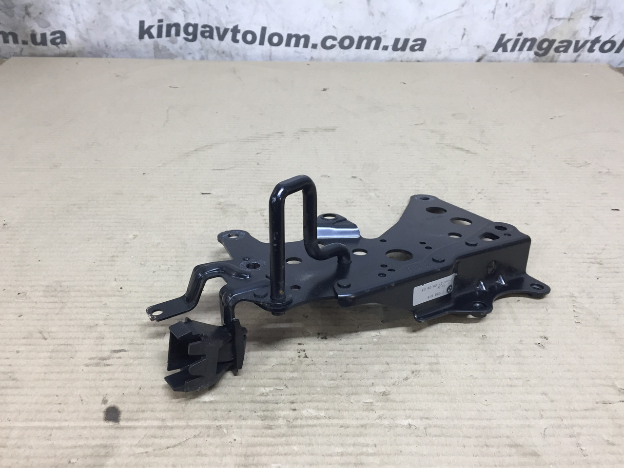 Кронштейн спинки багажника лівий BMW X5 E53 52207059615, фото 1