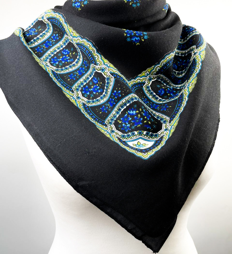 Хустка вовняна "Букет" 80х80 см. (чорний), фото 1