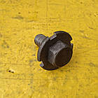 Болт ЮМЗ вторинного вала 36-1701118