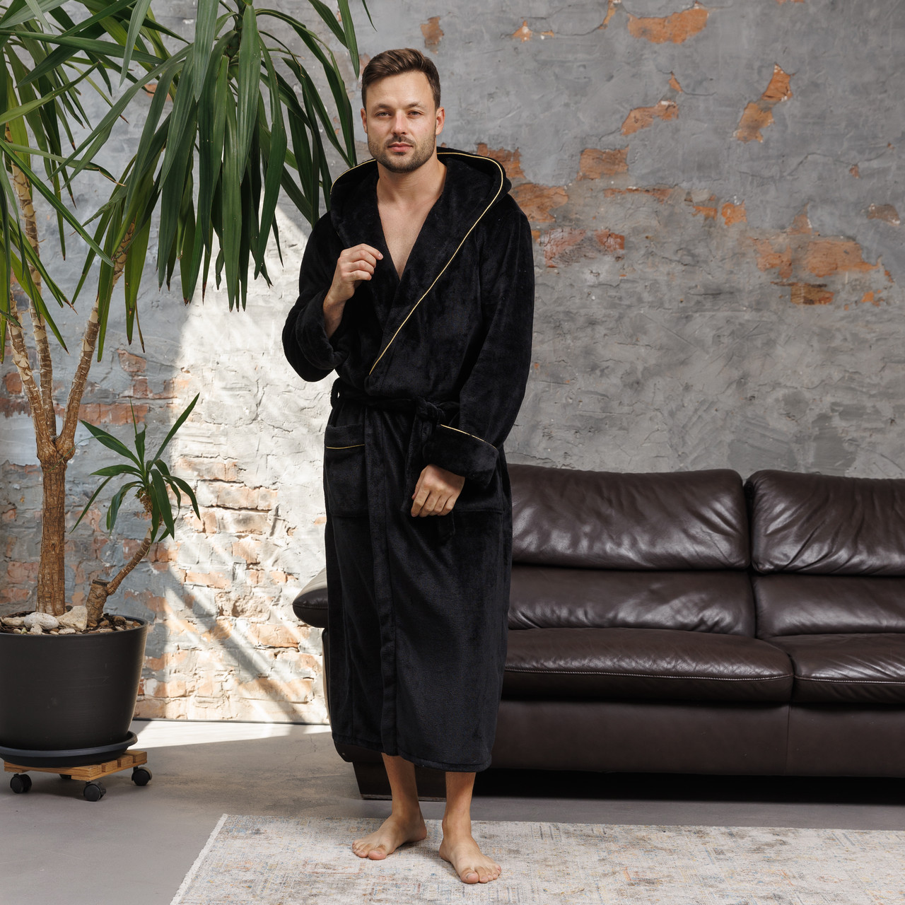 Теплий домашній чоловічий банний халат з капюшоном та кантом від виробника чорний, Чоловічі халати