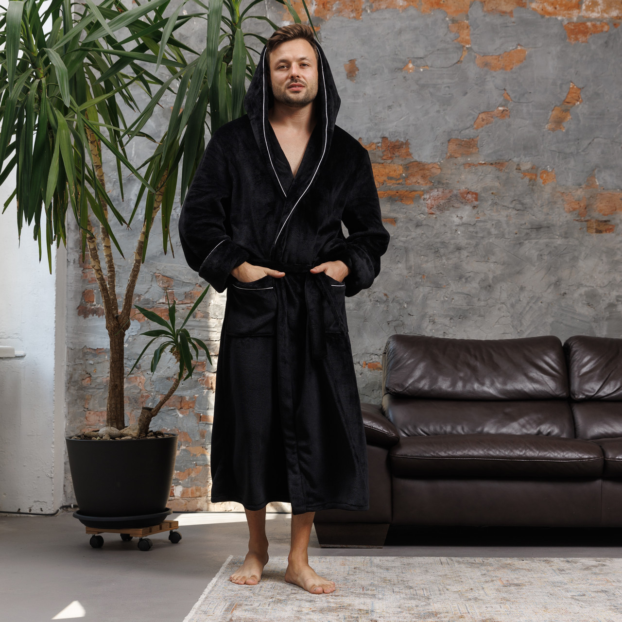 Чоловічий довгий махровий халат хорошої якості теплий чорний з капюшоном і кантом, Халати банні чоловічі