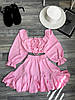 Рожевий жіночий легкий повітряний ніжний костюм-двійка з жатки: пишна спідниця та топ із відкритими плечима, фото 4