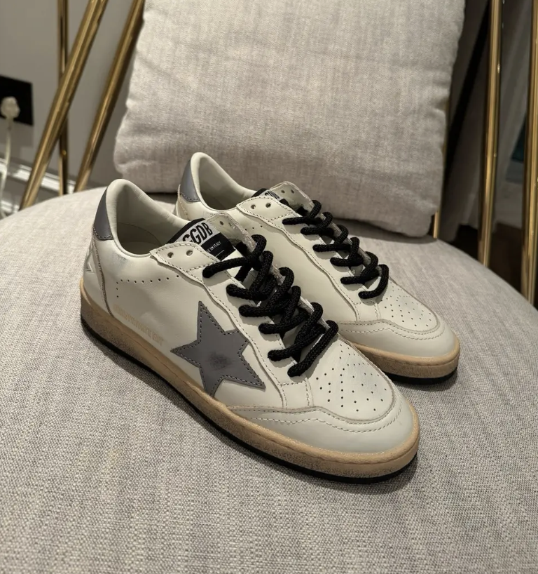 Жіночі білі шкіряні кросівки Golden Goose Super-Star із зіркою білі кеди