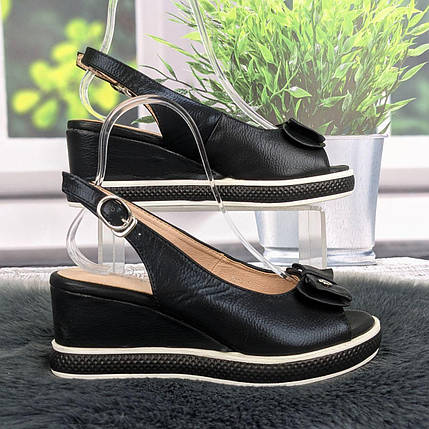 Босоніжки жіночі Fashion чорні на невисокій платформі 4812, фото 1