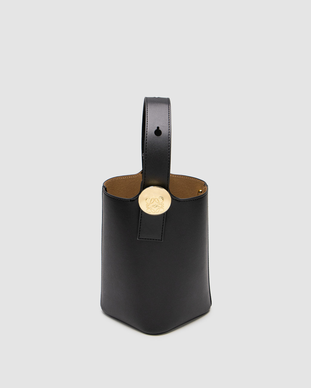 Жіноча брендова сумка Loewe Mini Pebble Bucket Bag in Smooth Calfskin Black 16 х 20 х 16 см люкс якість