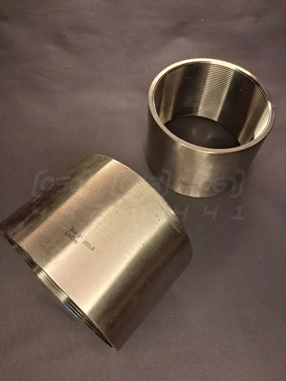 Муфта пряма різьбова Ду 100 (4") з нержавіючої сталі AISI304, повністю прорізана