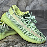 Кросівки жіночі Yeezy