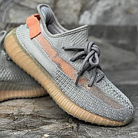 Кросівки жіночі Yeezy текстальні