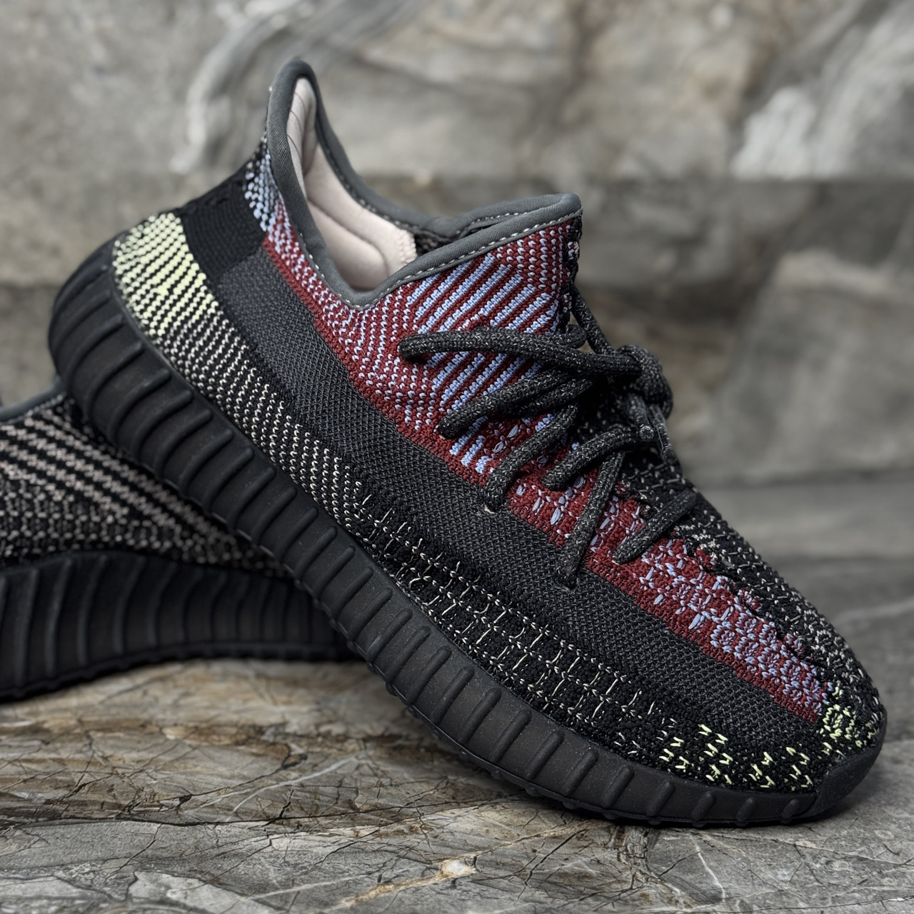 Кросівки жіночі Yeezy