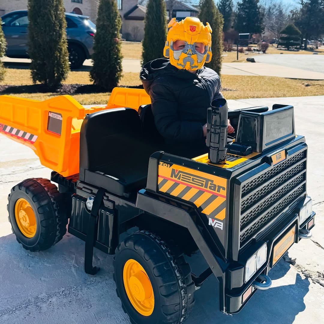 Дитячий електромобіль Вантажівка 24V з відкидним кузовом, 2 місця, пульт керування, світло/звук, MP3, фото 1