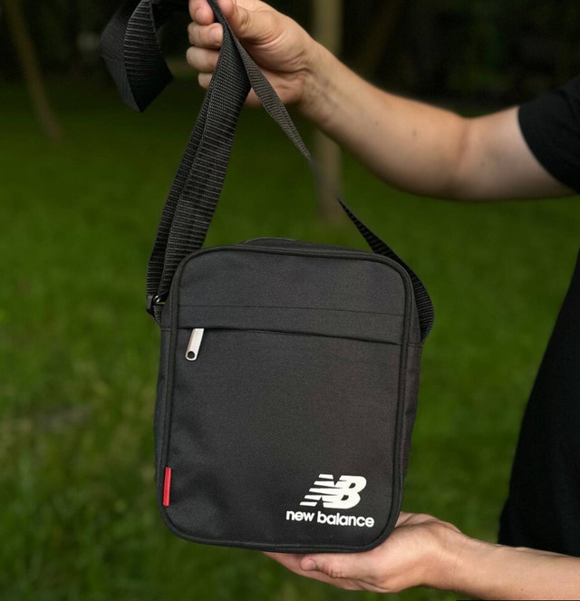 Компактна чоловіча сумка через плече