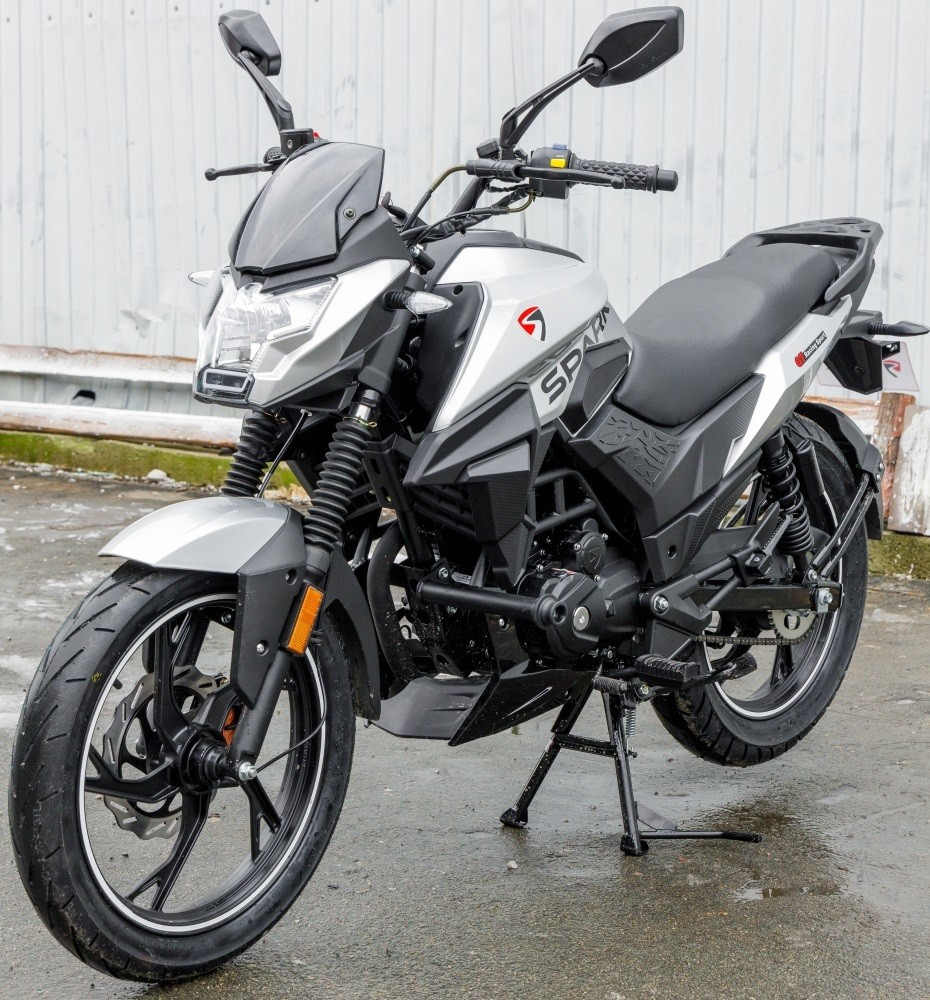 Мотоцикл легкий дорожній SPARK SP200R-32 бензиновий чотиритактний двомісний 200 кубів 95 км/год