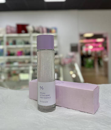 Стартова есенція з ресвератролом та екстрактом журавлини Dr.Ceuracle Vegan Active Berry First Essence 150мл, фото 1