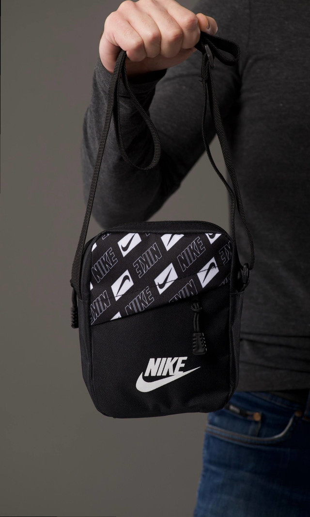 Спортивна чоловіча сумка на ремені
