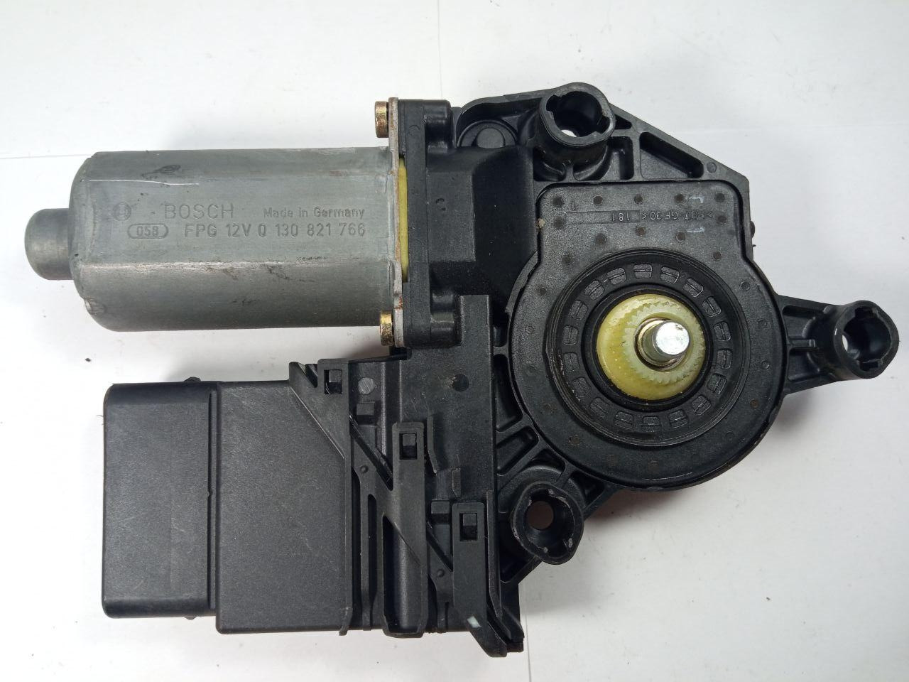 Мотор склопідйомника Bosch FRG / 0 130 821 766 / 0130821766 / 12V