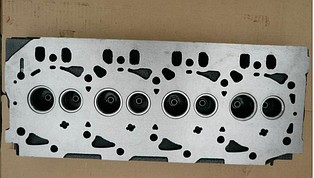 Головка блоку двигуна Komatsu 4D92E № YM72990011100, 72990-011100