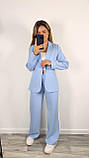 Блакитний жіночий костюм із лампасами: жакет і штани на гумці, фото 4
