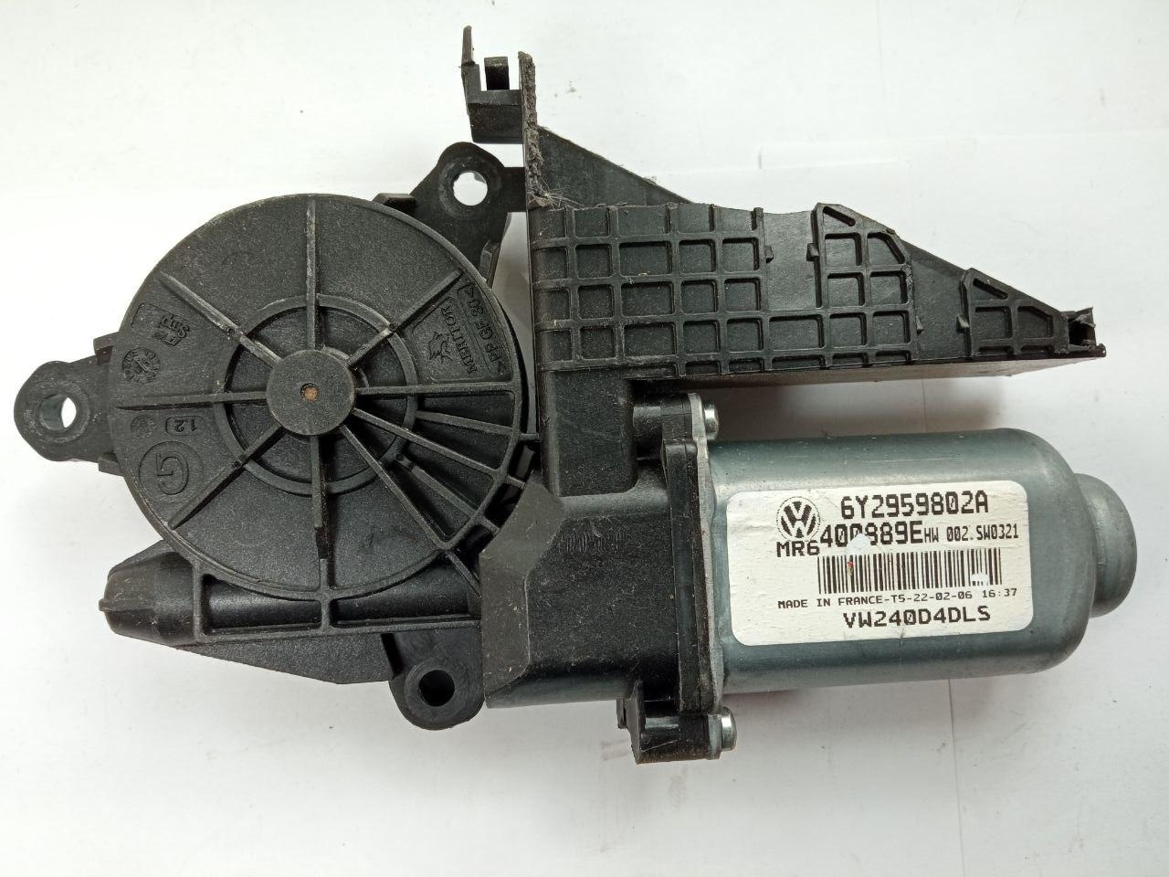 Мотор склопідйомника Volkswagen 6Y2959802A / MR6 / 400889E