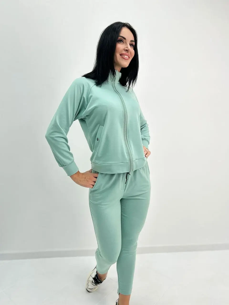 Демісезонний жіночий костюм двійка спортивна кофта на блискавці штани на резинці, фото 1