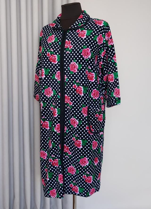 фотографія велюровий жіночий халат на блискавці