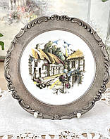 Колекційна настінна порцелянова тарілка в рельєфній рамці, олово, порцеляна, Німеччина
