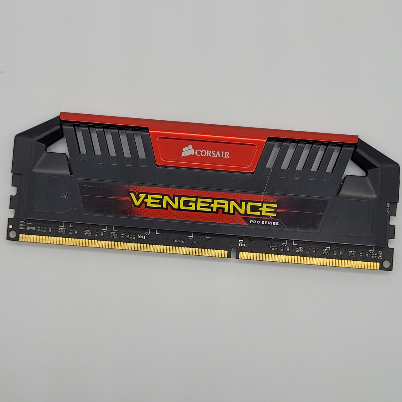 Ігрова оперативна пам'ять Corsair Vengeance DDR3 8Gb 1866MHz PC3-14900U 2R8 CL9 (CMY16GX3M2A1866C9R) Б/В