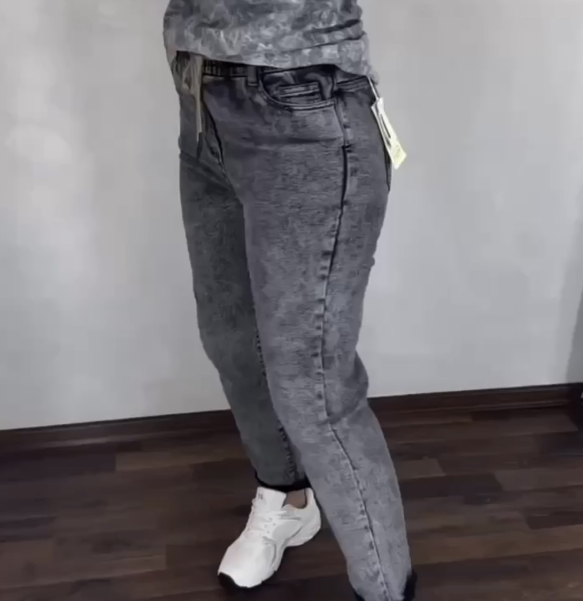 Жіночі джинси у сірому кольорі з поясом резинкою розміри 54-56