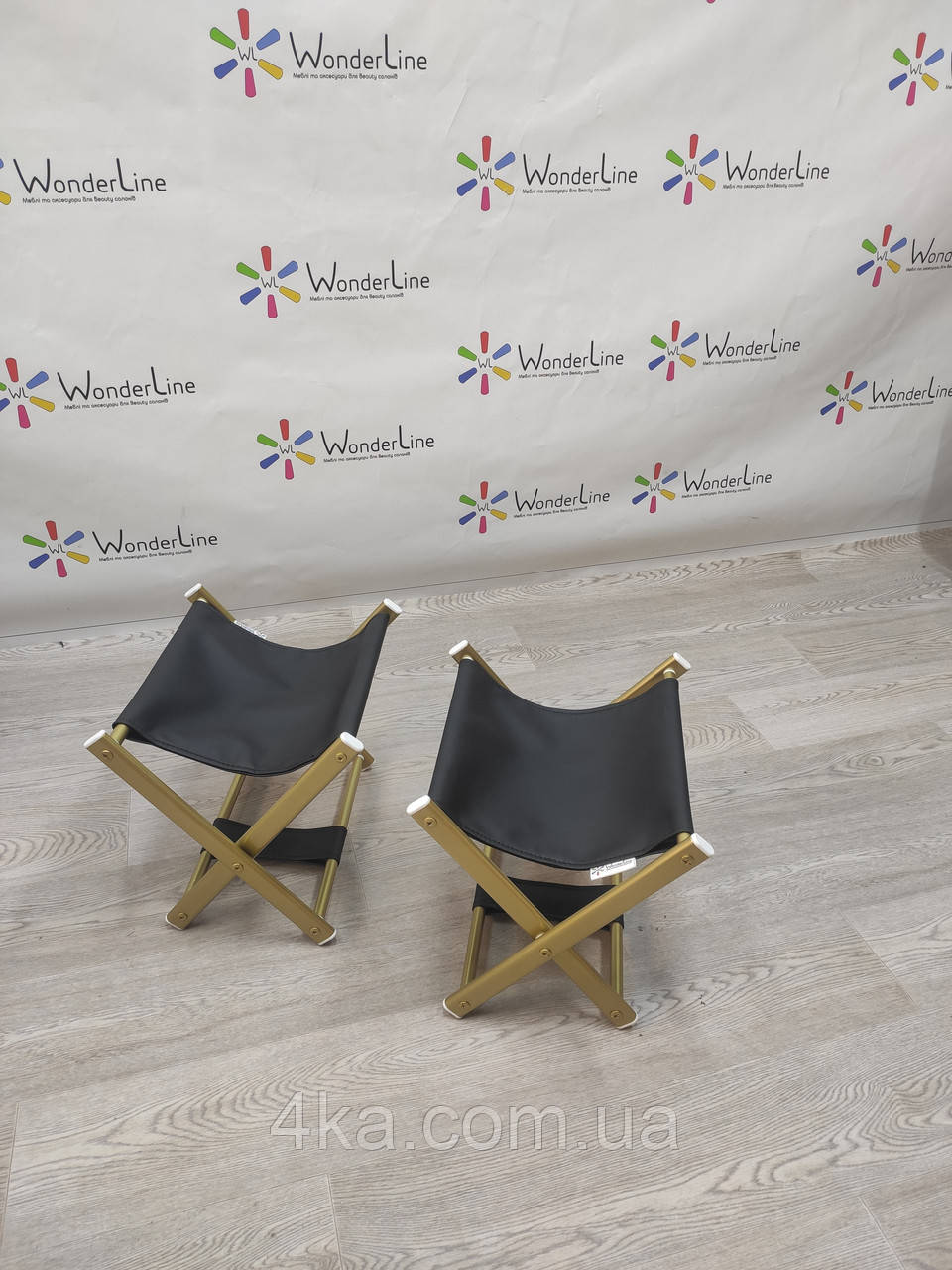 Підставка для сумки на золотистих металевих ніжках