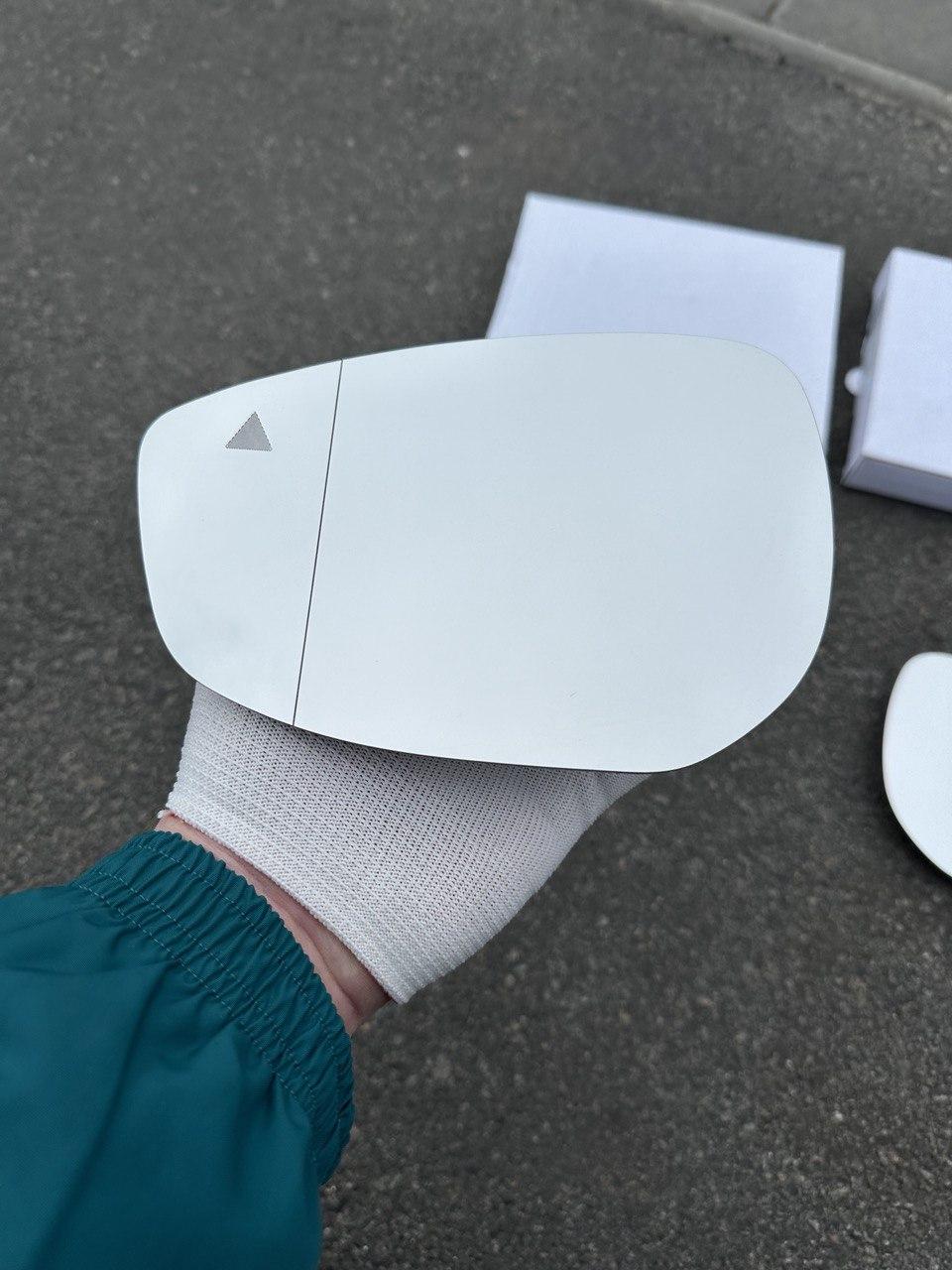 Мазда 3 BP (Mazda 3) 2019 - 2024 асферичний вкладиш дзеркала (з датчиком мертвої зони) лівий, фото 1