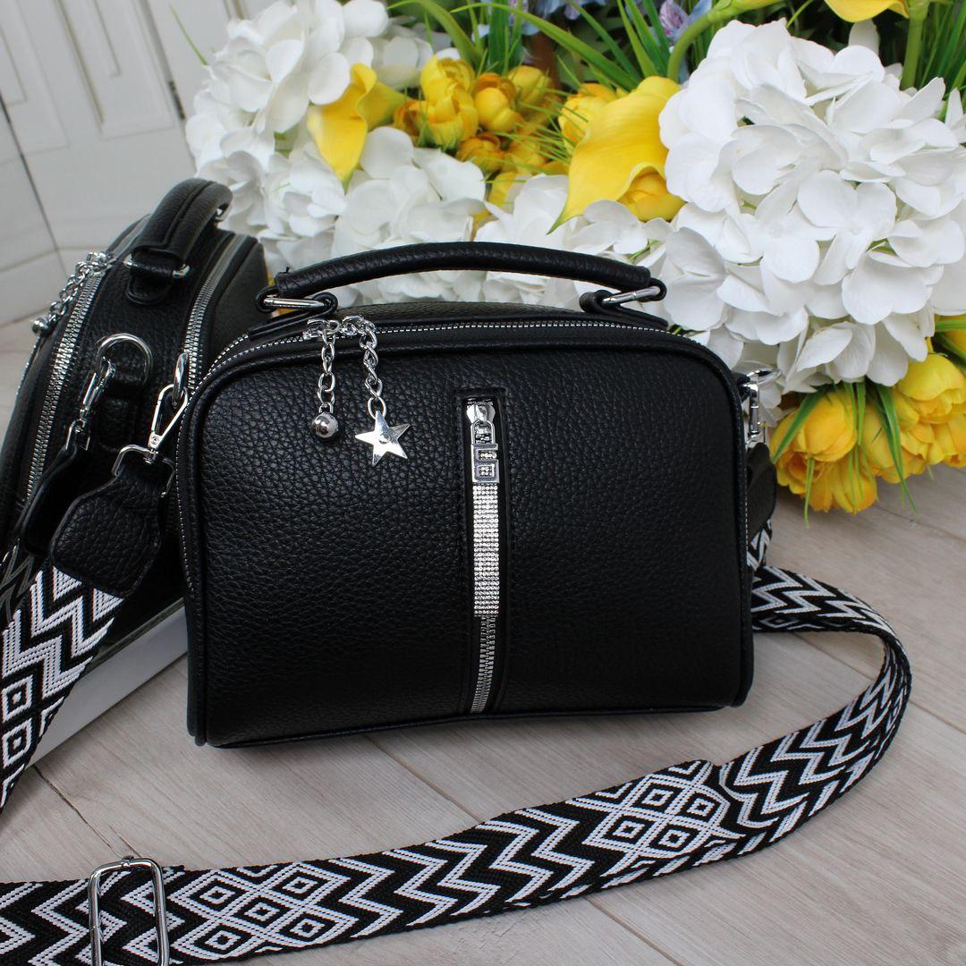 Жіноча сумка валізка на широкому ремені красива чорна екошкіра, фото 1