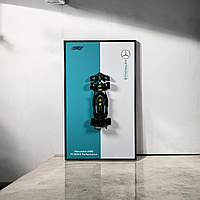 Модель Bburago F1 з АРТ Рамкою 50x30 Mercedes-AMG PETRONAS W14 E 2023 #44 Lewis Hamilton 1/24