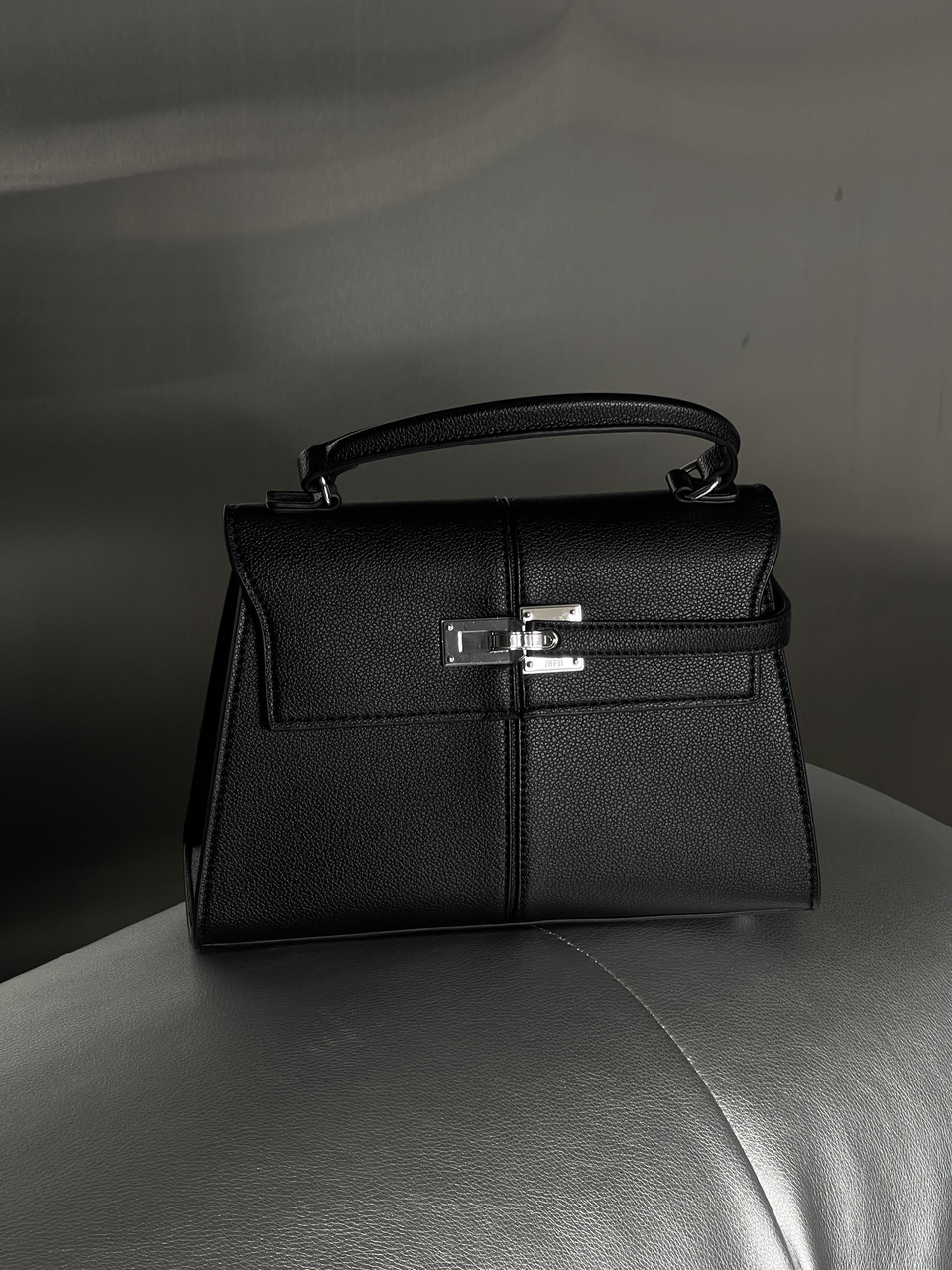 Сумка жіноча JW PEI Elise Large Top Handle Bag чорний срібло через плече
